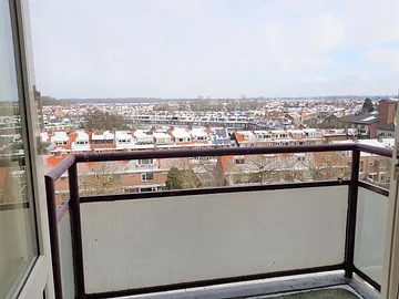 VERHUURD