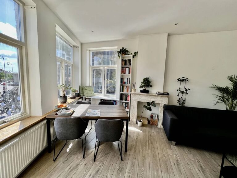 Apartamento de 2 habitaciones en el corazón de Haarlem inmediatamente.